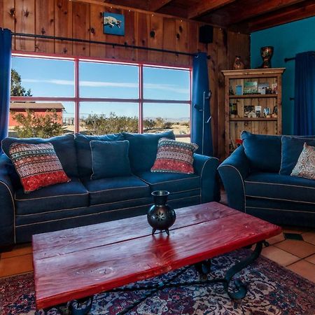 Chuck'S Cabin In A Joshua Tree Community 二十九棕榈村 外观 照片