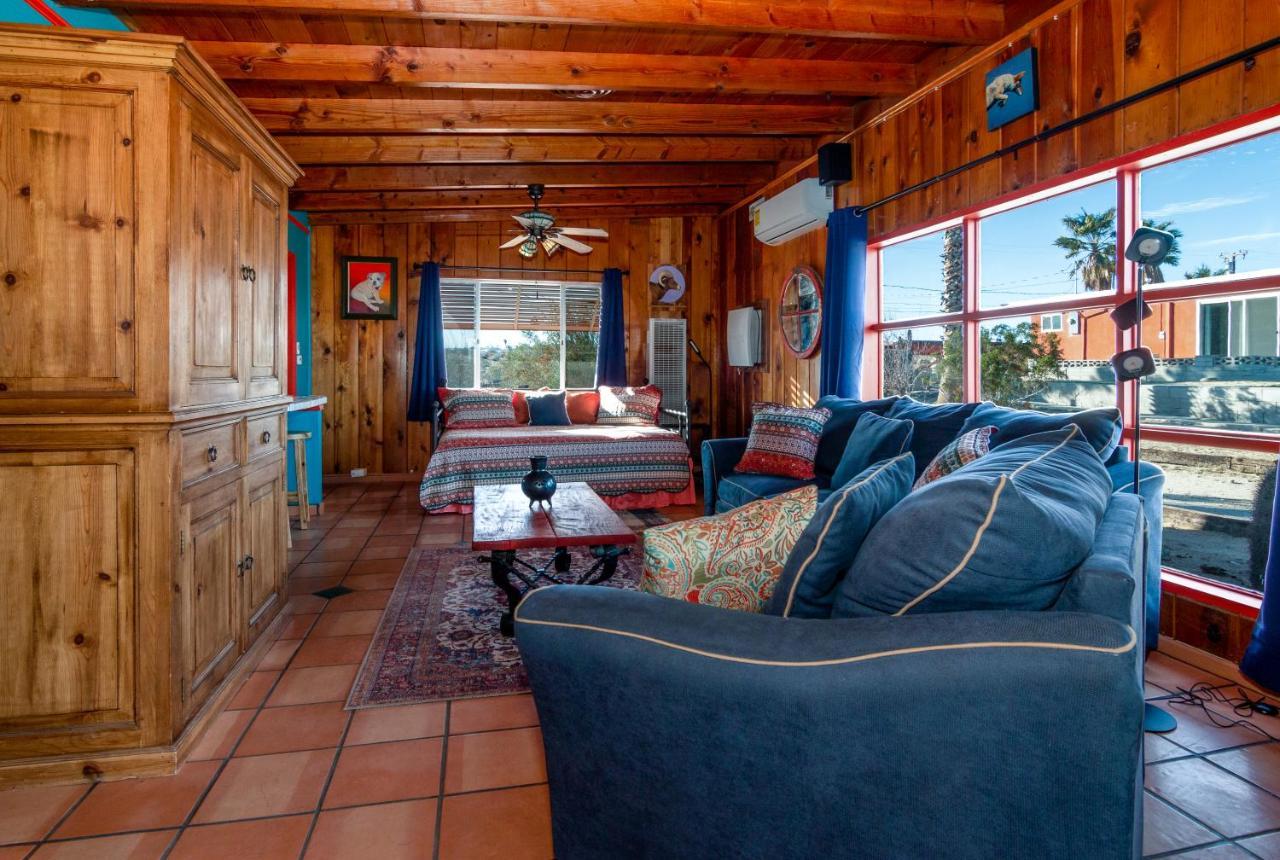 Chuck'S Cabin In A Joshua Tree Community 二十九棕榈村 外观 照片